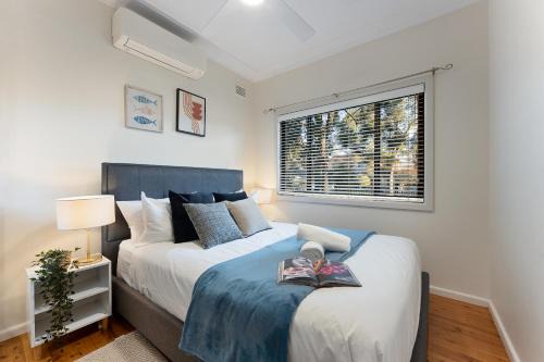 Family-Sized Comfort - 4 bedroom House Near Macquarie & Metro
