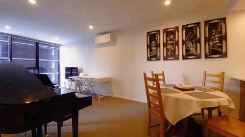 Woden Comfy apartment in GCT