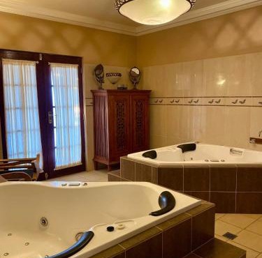 Overdale Luxury Spa Suite