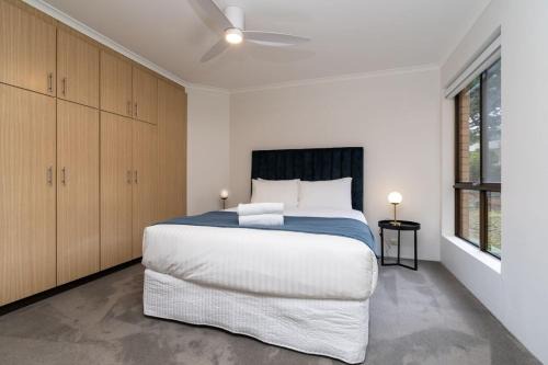 Apt in Kingston - 10min to Lake Burley Griffin - Hosted by Canstay