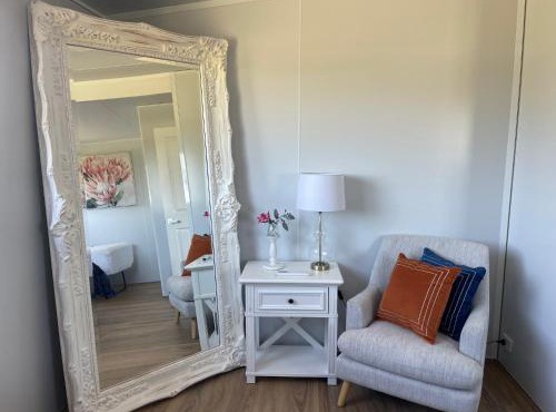 Copper Creek Retreat - sleep next door to the Lions
