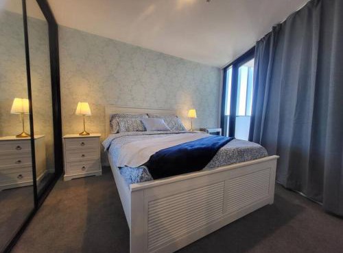 2BR@Luxury&Stylish Top Floor Apt,Pool,Parking,View