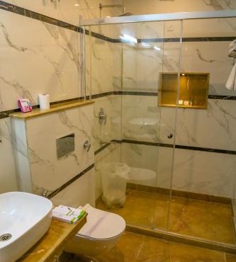 Four Leaf Hotel, Kasganj