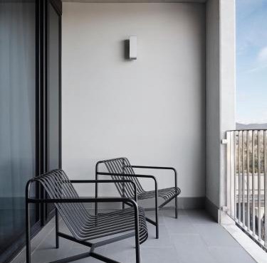 Burbury Hotel & Apartments