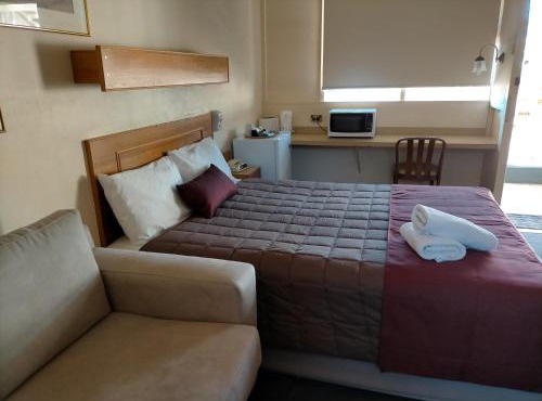 Country Motor Inn