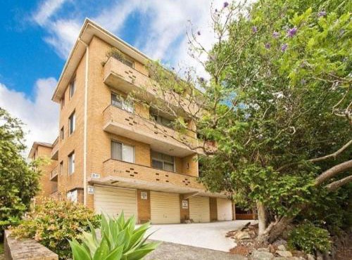 Accommodation Sydney Kogarah 2 Bedroom Budget Apartment with Balcony