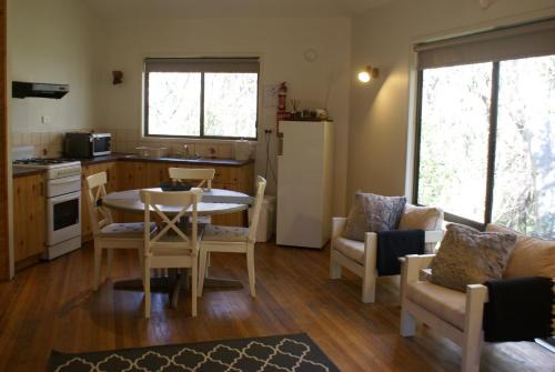 Twin Falls Bush Cottages